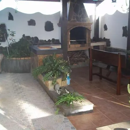 Playa Blanca Sleeps 6 Pool Wifi T691312 Villa