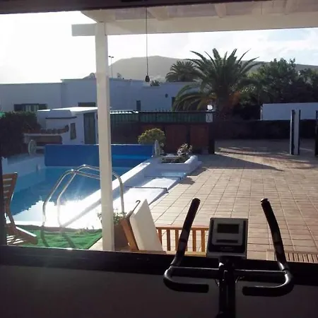 Playa Blanca Sleeps 6 Pool Wifi T691312 Villa *