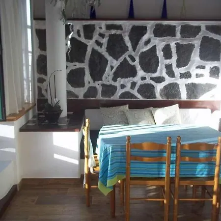 Villa Playa Blanca Sleeps 6 Pool Wifi T691312 *