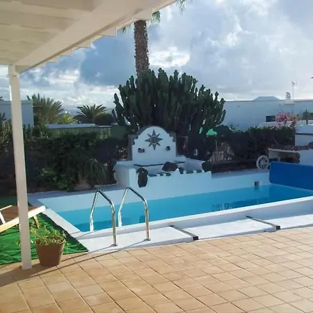 Playa Blanca Sleeps 6 Pool Wifi T691312 Playa Blanca (Lanzarote)